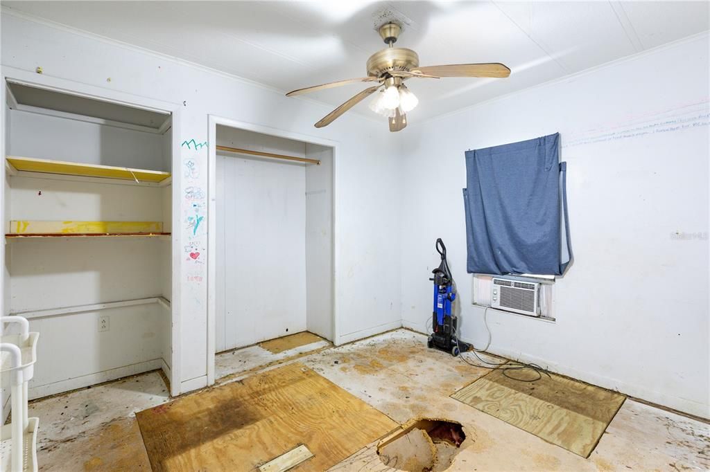 For Sale: $149,900 (4 beds, 3 baths, 2197 Square Feet)