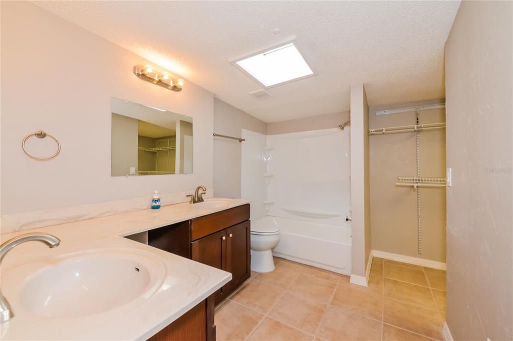 En Renta: $2,095 (3 camas, 2 baños, 1412 Pies cuadrados)