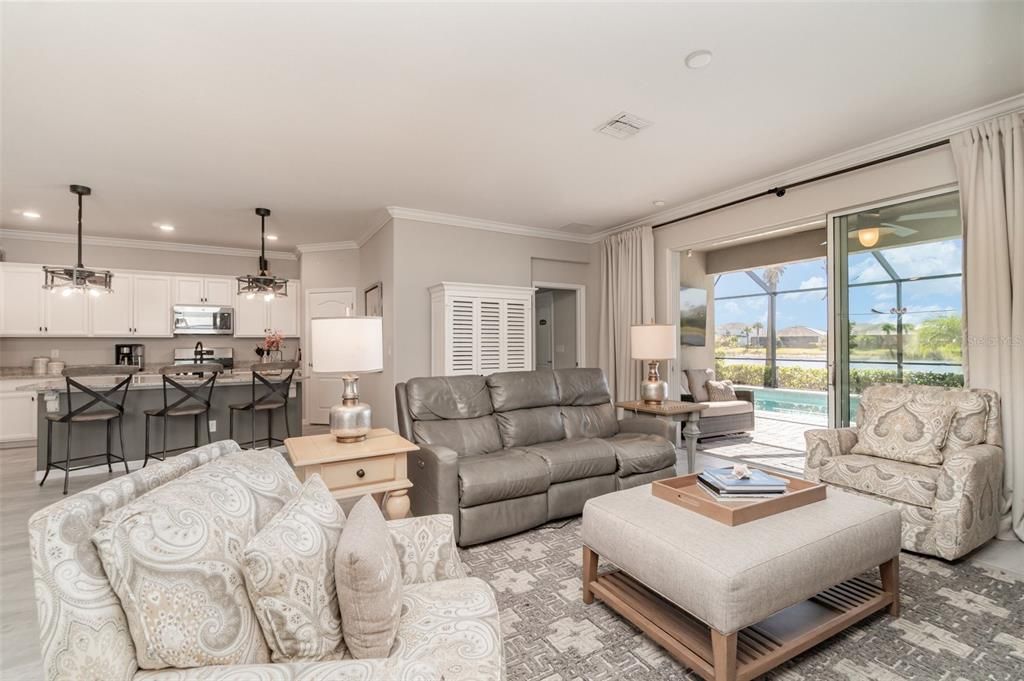 待售: $489,000 (4 贝兹, 3 浴室, 2027 平方英尺)