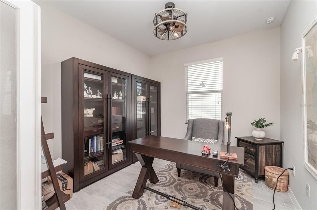 待售: $489,000 (4 贝兹, 3 浴室, 2027 平方英尺)