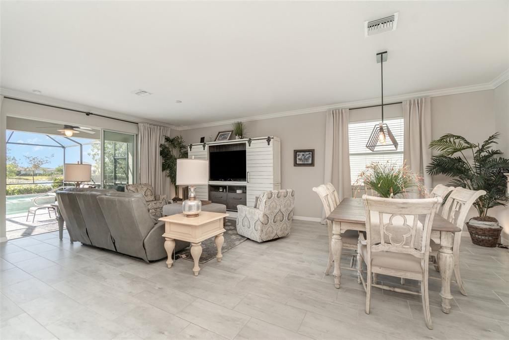 待售: $489,000 (4 贝兹, 3 浴室, 2027 平方英尺)