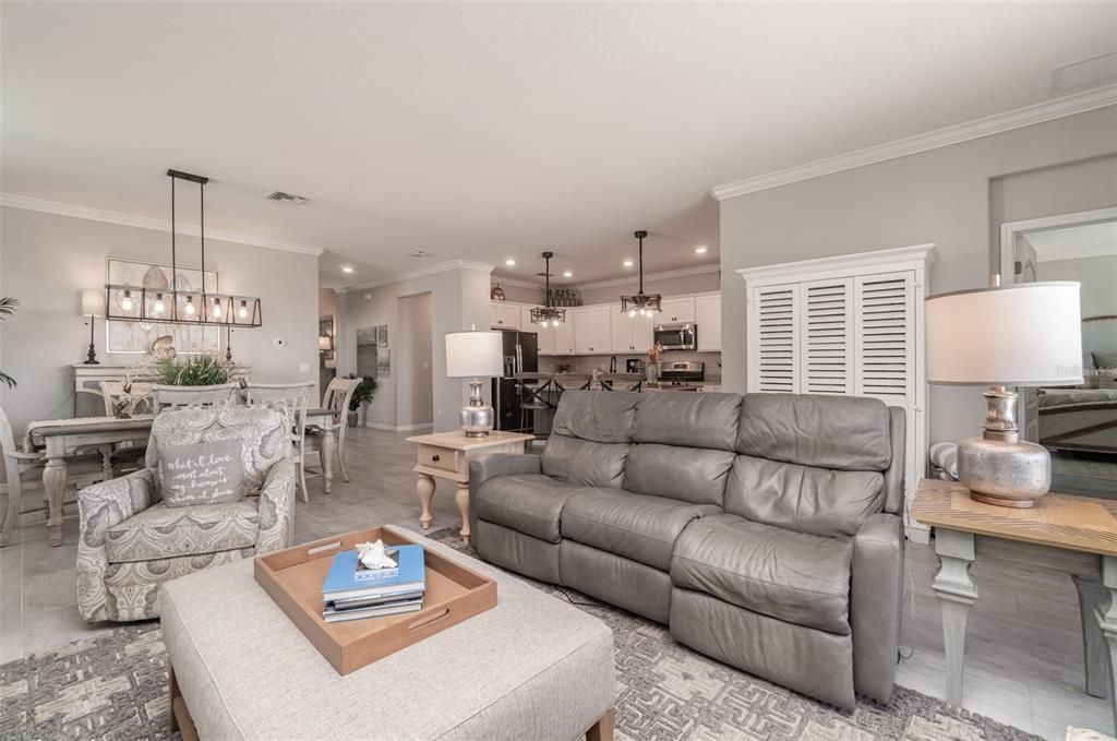 待售: $489,000 (4 贝兹, 3 浴室, 2027 平方英尺)