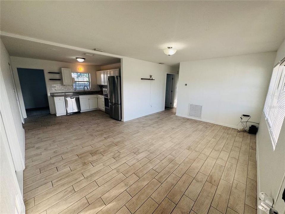 待售: $335,000 (0 贝兹, 0 浴室, 1432 平方英尺)