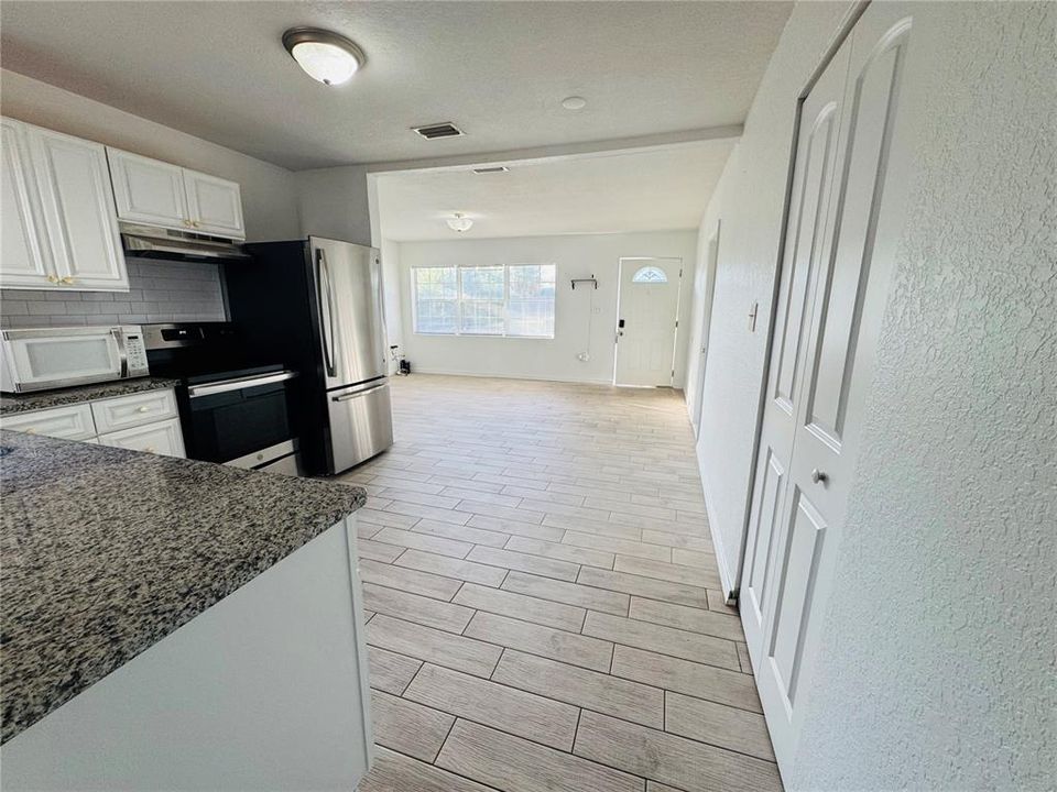 待售: $335,000 (0 贝兹, 0 浴室, 1432 平方英尺)