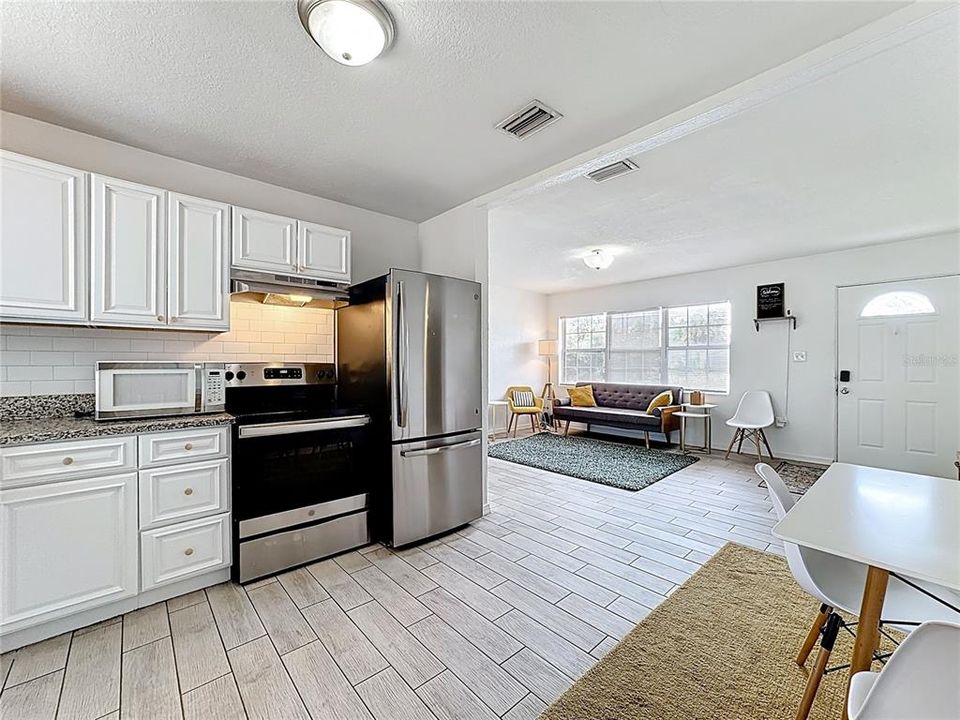 待售: $335,000 (0 贝兹, 0 浴室, 1432 平方英尺)