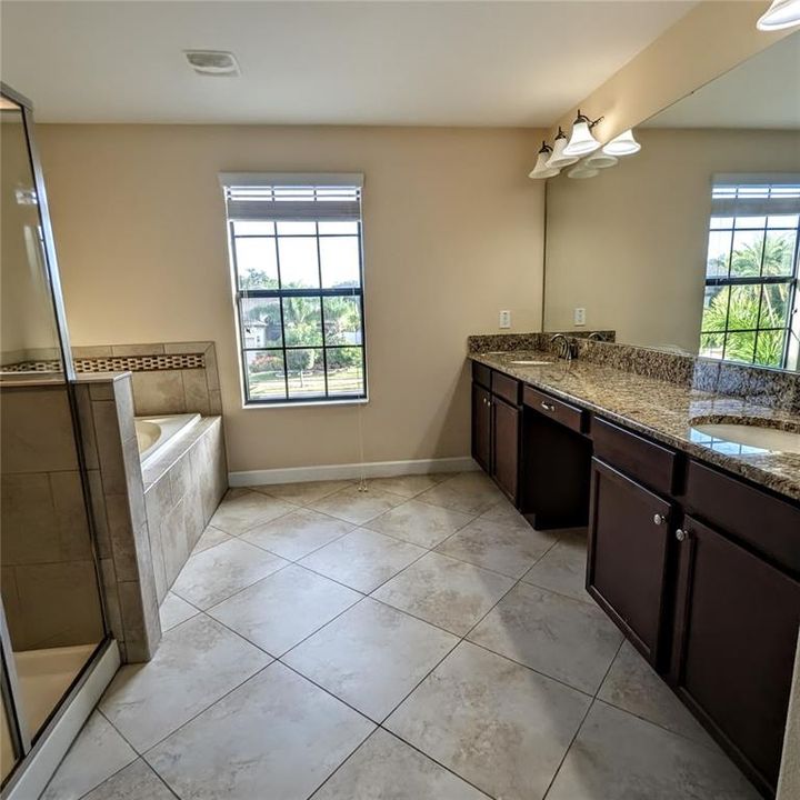 На продажу: $759,000 (5 спален, 3 ванн, 3828 Квадратных фут)