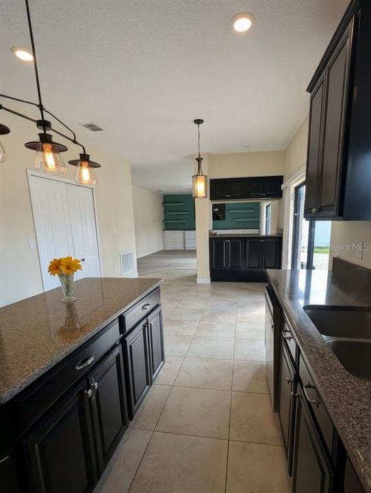 На продажу: $759,000 (5 спален, 3 ванн, 3828 Квадратных фут)