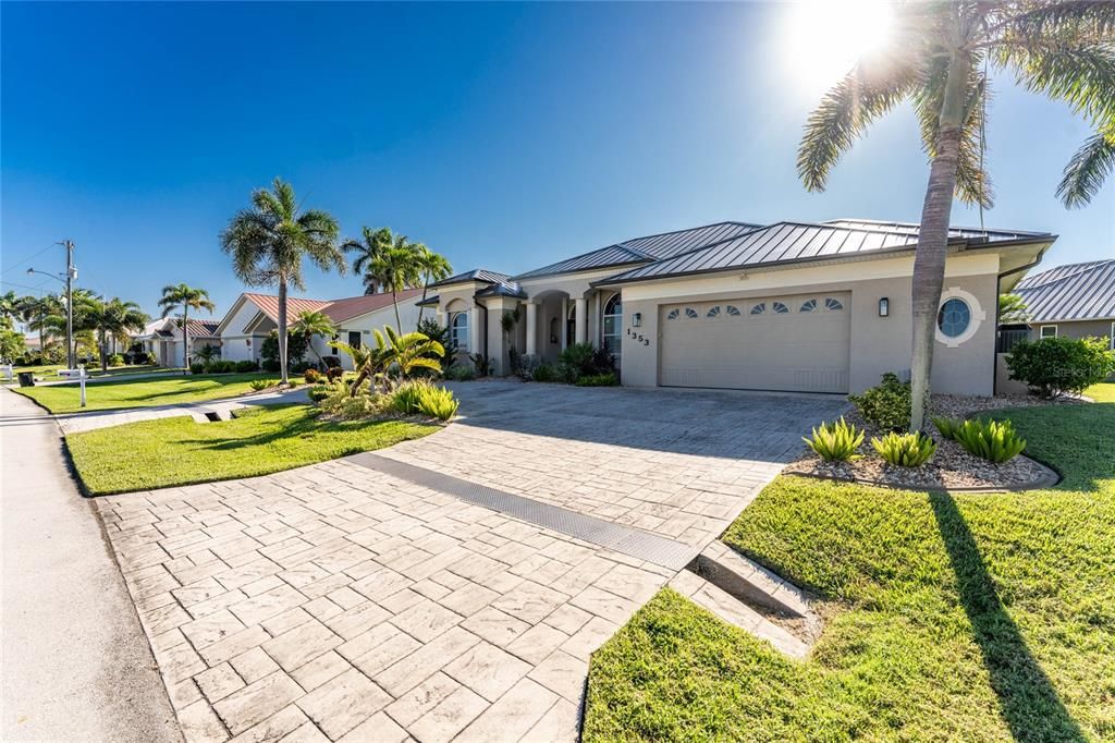 На продажу: $829,000 (3 спален, 2 ванн, 2429 Квадратных фут)