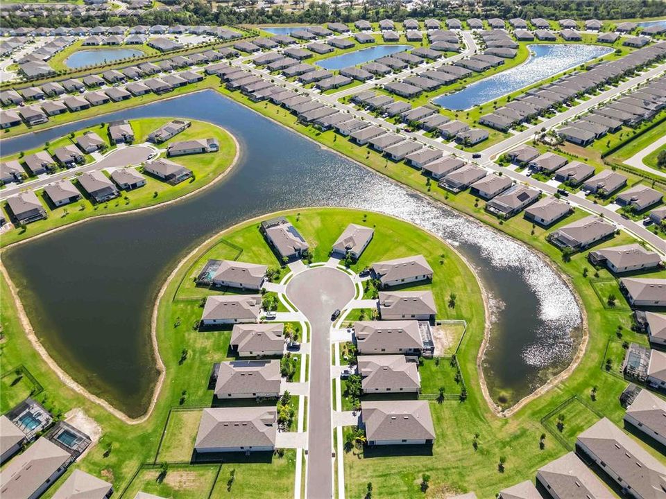 For Sale: $389,000 (3 beds, 3 baths, 1822 Square Feet)