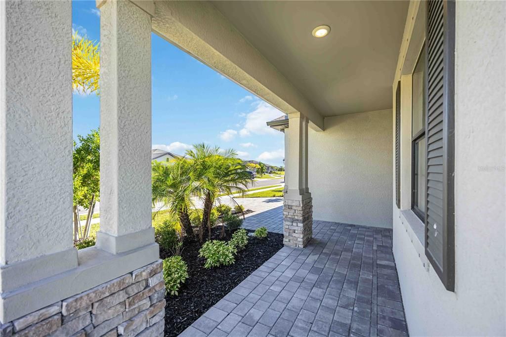 For Sale: $389,000 (3 beds, 3 baths, 1822 Square Feet)