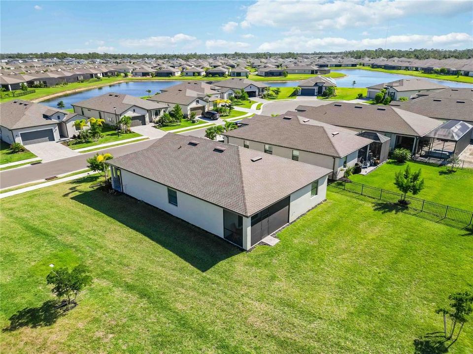 For Sale: $389,000 (3 beds, 3 baths, 1822 Square Feet)