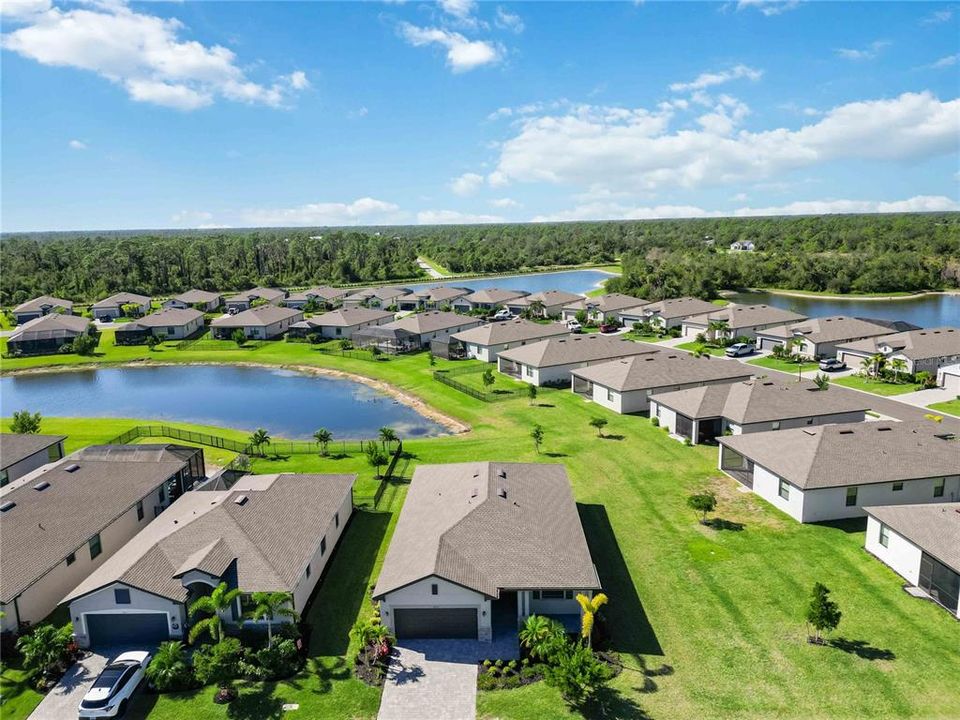 For Sale: $389,000 (3 beds, 3 baths, 1822 Square Feet)