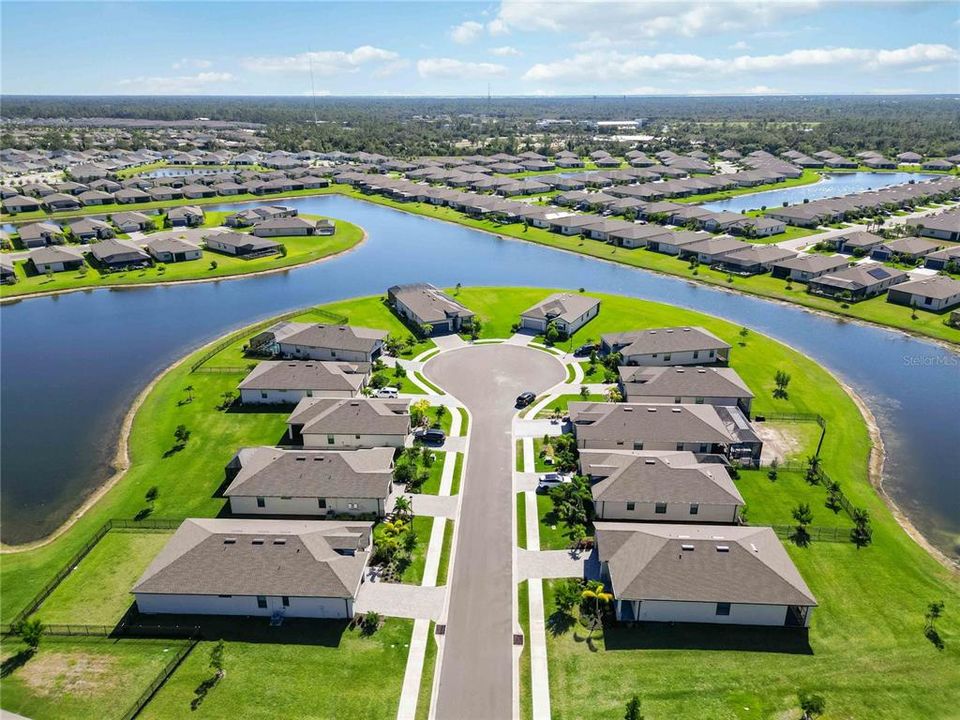 For Sale: $389,000 (3 beds, 3 baths, 1822 Square Feet)