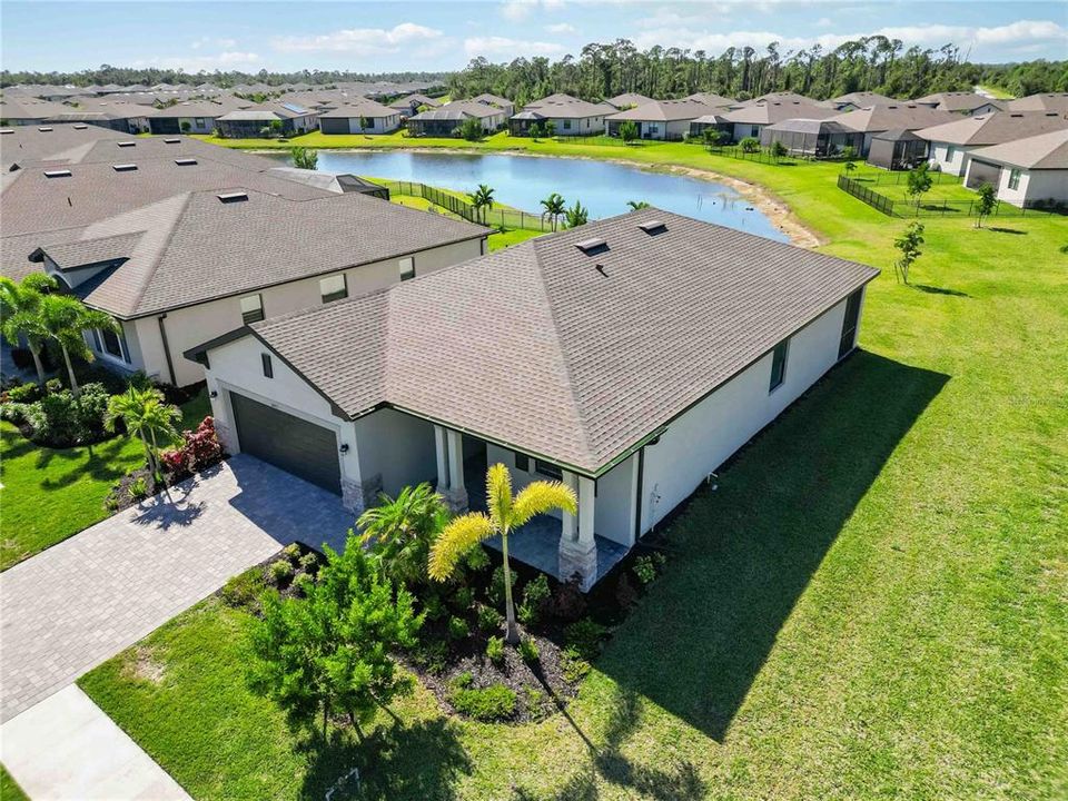 For Sale: $389,000 (3 beds, 3 baths, 1822 Square Feet)