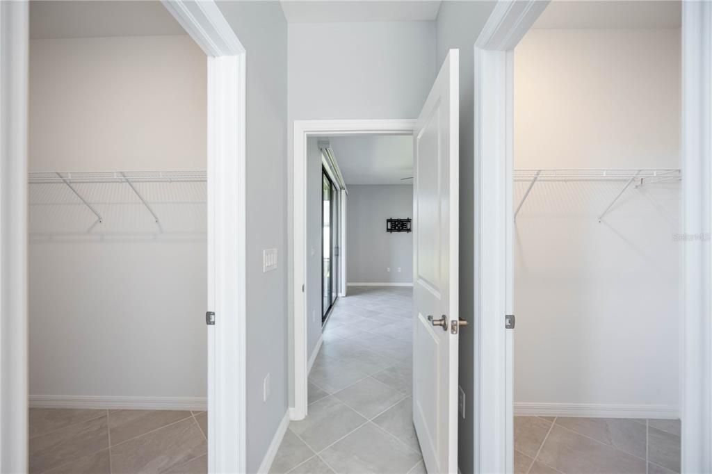 For Sale: $389,000 (3 beds, 3 baths, 1822 Square Feet)