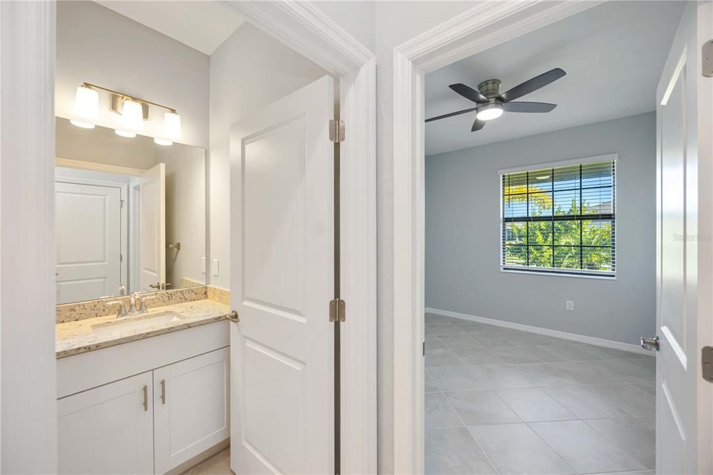 For Sale: $389,000 (3 beds, 3 baths, 1822 Square Feet)