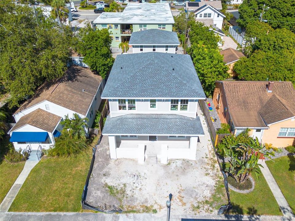 合同活跃: $1,595,000 (4 贝兹, 3 浴室, 2842 平方英尺)