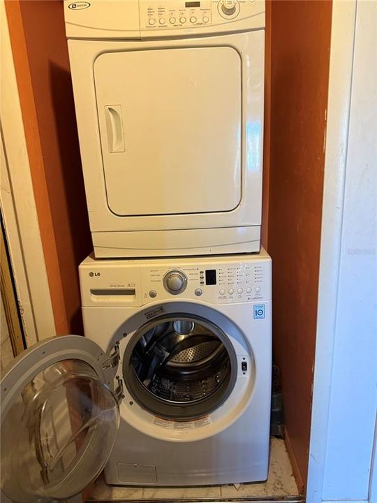 合同活跃: $125,000 (3 贝兹, 2 浴室, 1516 平方英尺)