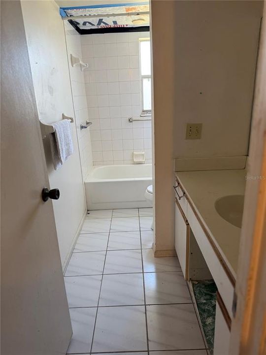 合同活跃: $125,000 (3 贝兹, 2 浴室, 1516 平方英尺)