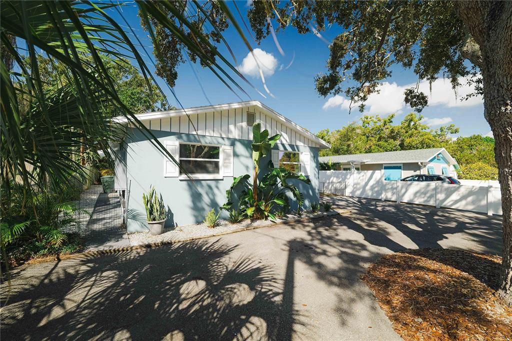 合同活跃: $439,900 (3 贝兹, 2 浴室, 1392 平方英尺)