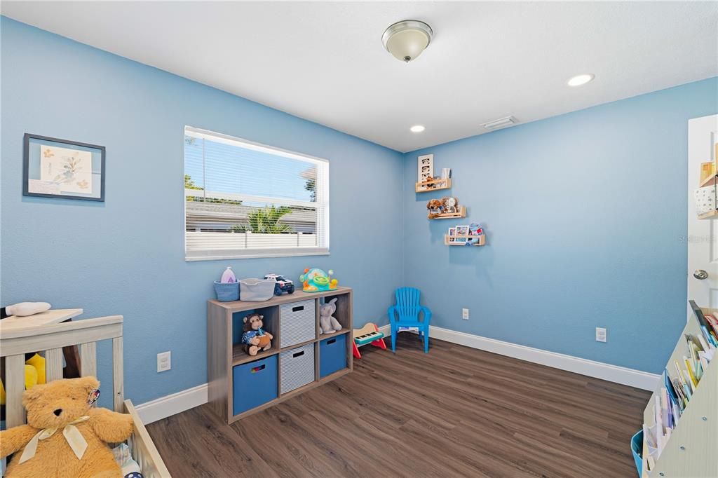 合同活跃: $439,900 (3 贝兹, 2 浴室, 1392 平方英尺)