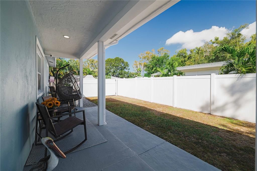 合同活跃: $439,900 (3 贝兹, 2 浴室, 1392 平方英尺)