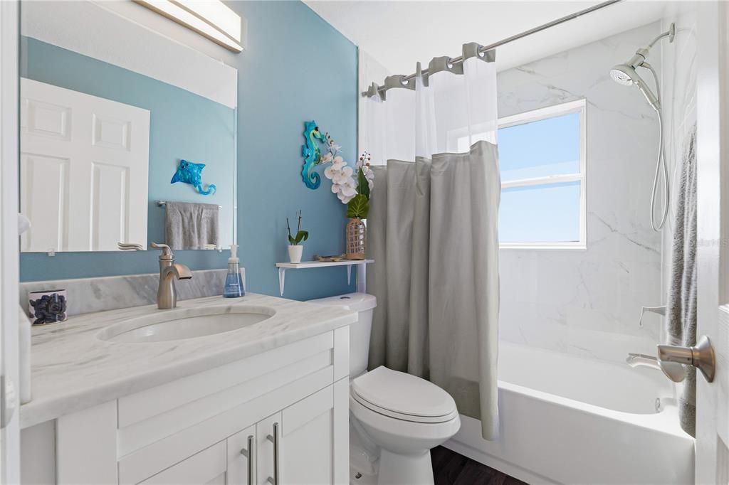 合同活跃: $439,900 (3 贝兹, 2 浴室, 1392 平方英尺)