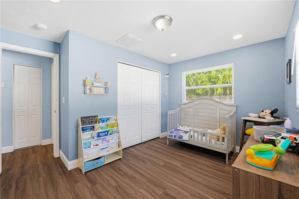 合同活跃: $439,900 (3 贝兹, 2 浴室, 1392 平方英尺)