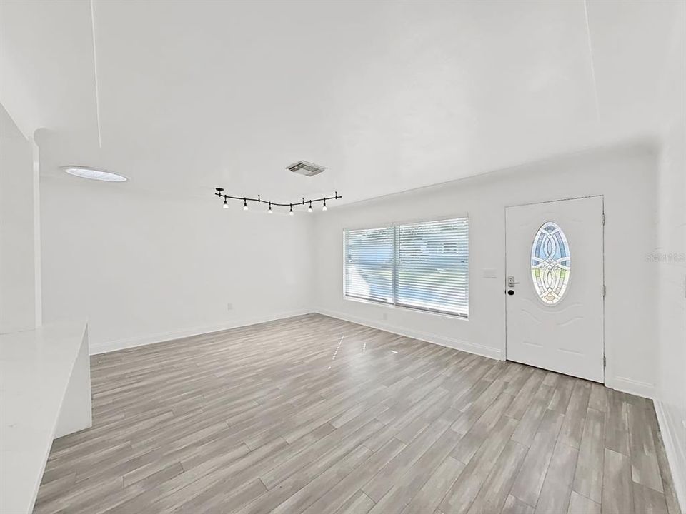 待售: $445,000 (3 贝兹, 2 浴室, 1257 平方英尺)