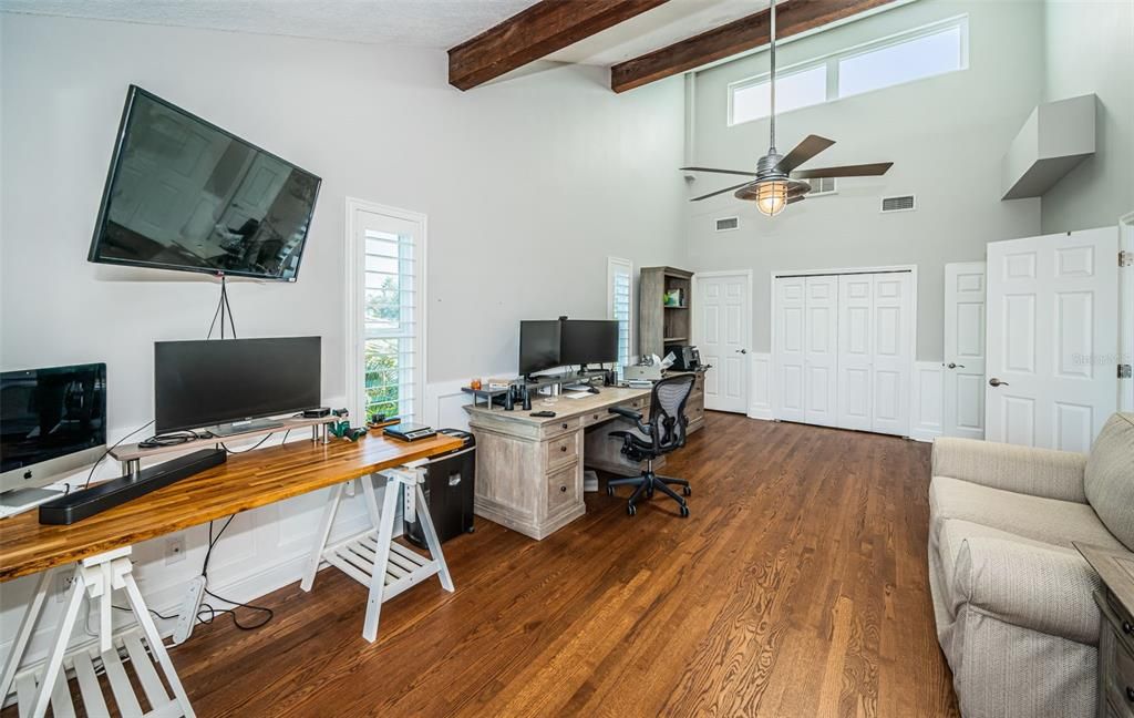 En Venta: $2,975,000 (4 camas, 2 baños, 3323 Pies cuadrados)