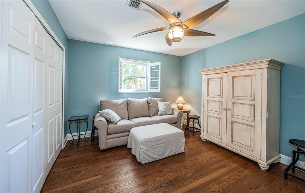 En Venta: $2,975,000 (4 camas, 2 baños, 3323 Pies cuadrados)