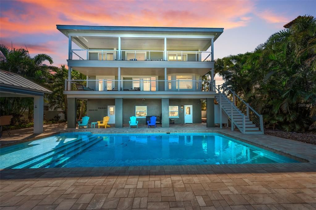 En Venta: $2,975,000 (4 camas, 2 baños, 3323 Pies cuadrados)