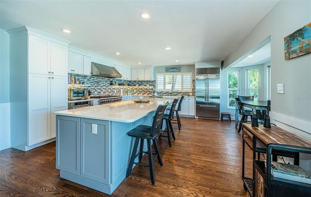 En Venta: $2,975,000 (4 camas, 2 baños, 3323 Pies cuadrados)