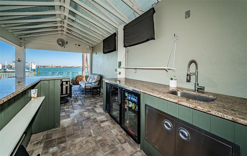 En Venta: $2,975,000 (4 camas, 2 baños, 3323 Pies cuadrados)