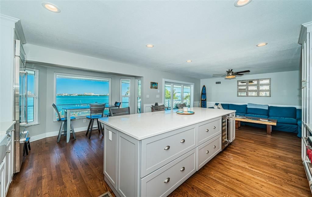 En Venta: $2,975,000 (4 camas, 2 baños, 3323 Pies cuadrados)