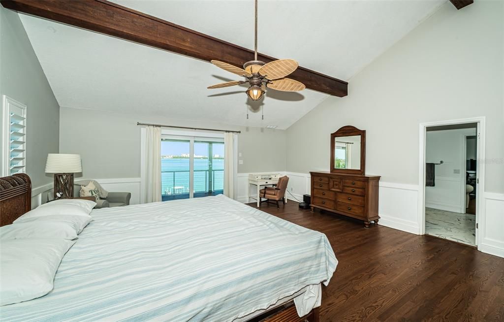 En Venta: $2,975,000 (4 camas, 2 baños, 3323 Pies cuadrados)