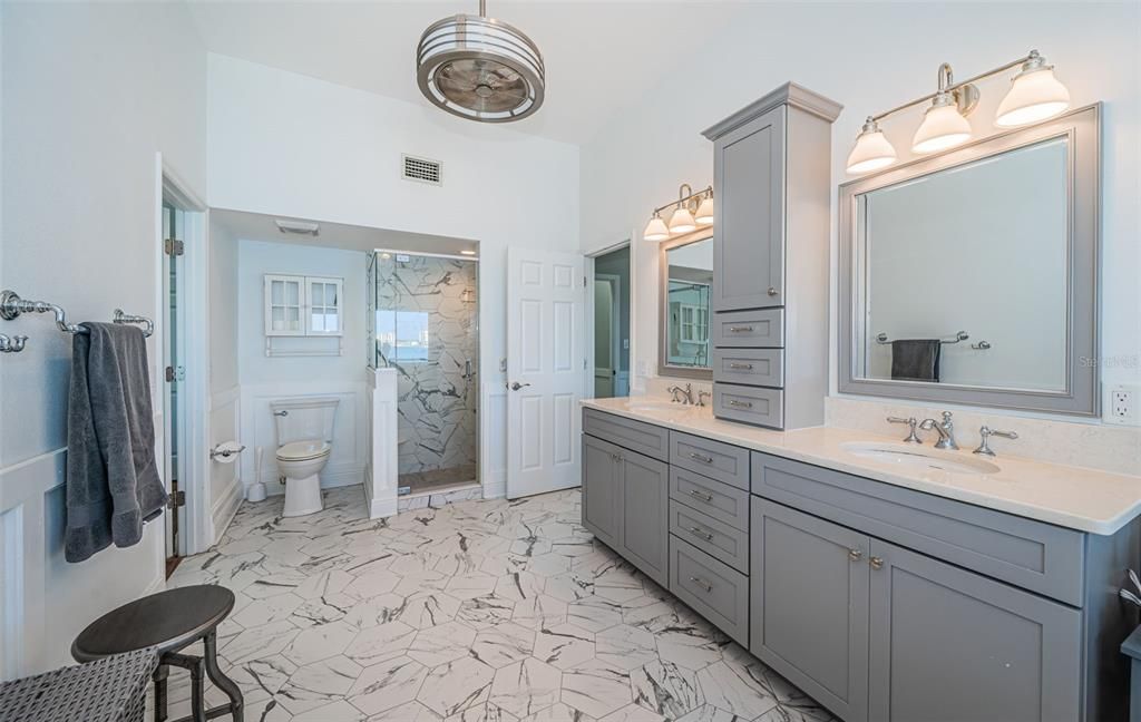 En Venta: $2,975,000 (4 camas, 2 baños, 3323 Pies cuadrados)