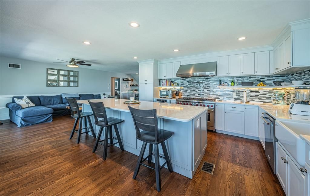 En Venta: $2,975,000 (4 camas, 2 baños, 3323 Pies cuadrados)