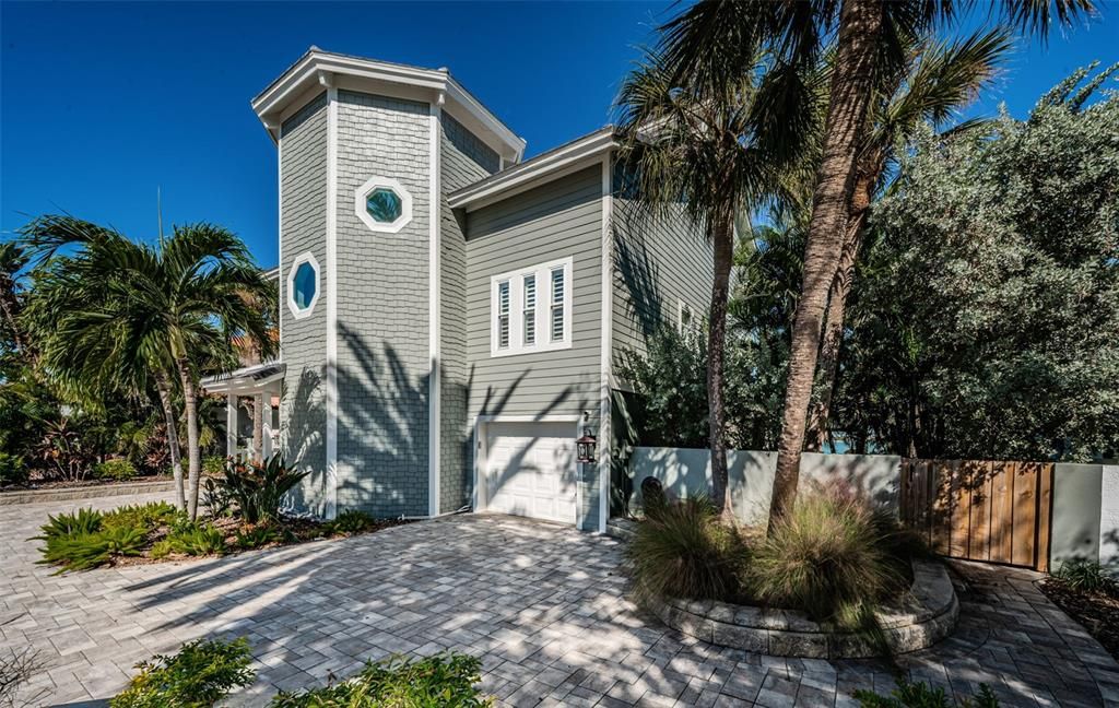 En Venta: $2,975,000 (4 camas, 2 baños, 3323 Pies cuadrados)