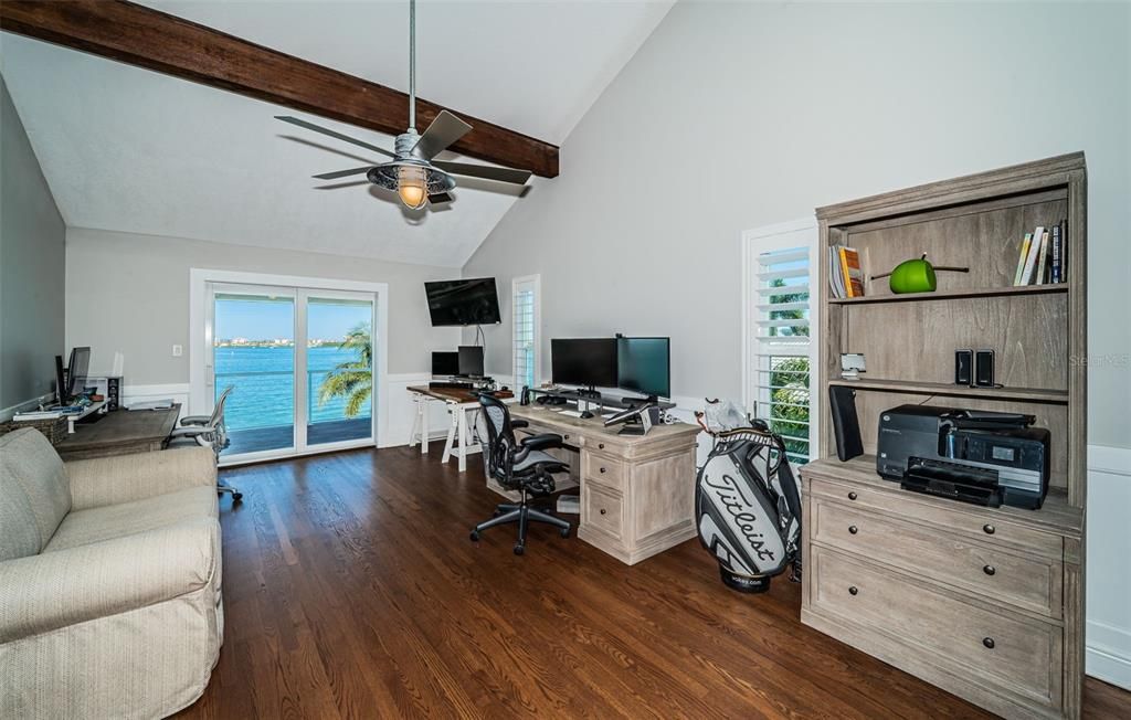 En Venta: $2,975,000 (4 camas, 2 baños, 3323 Pies cuadrados)