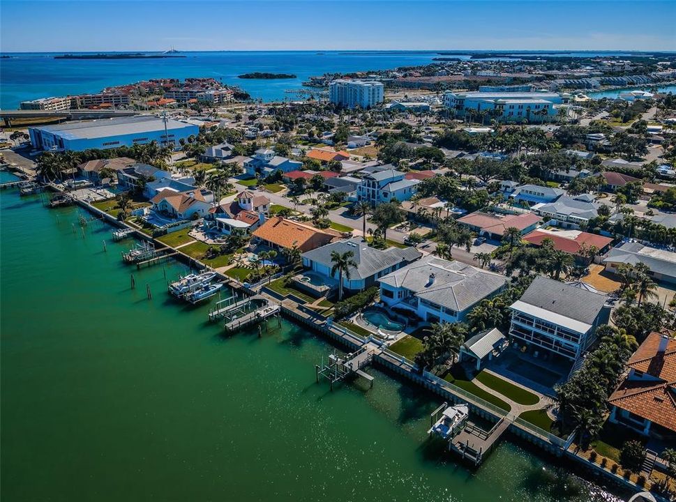 En Venta: $2,975,000 (4 camas, 2 baños, 3323 Pies cuadrados)