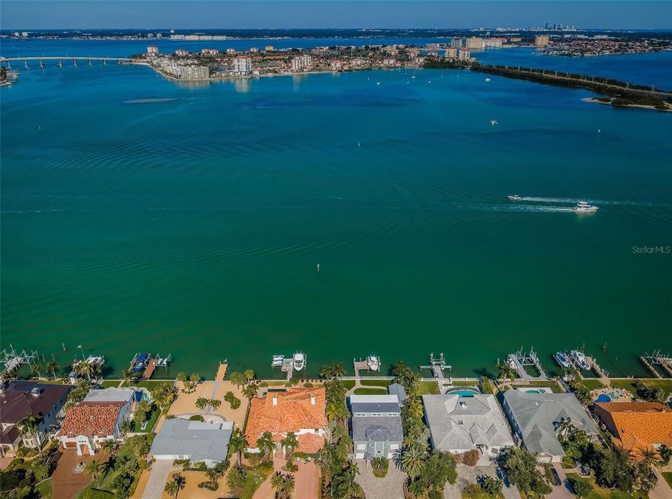 En Venta: $2,975,000 (4 camas, 2 baños, 3323 Pies cuadrados)