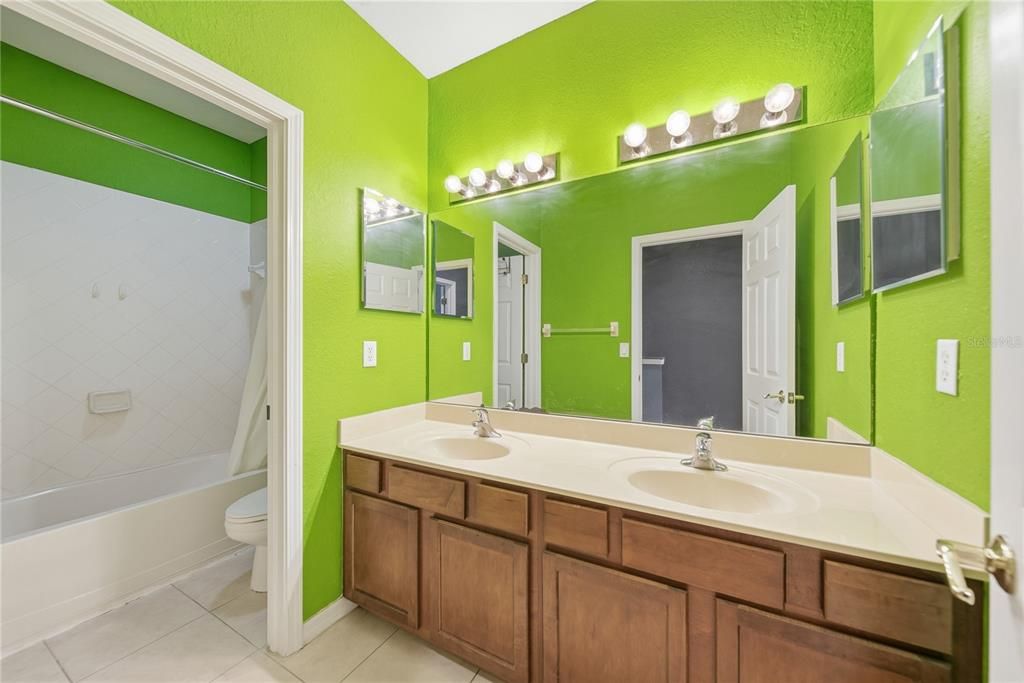 出租: $2,200 (3 贝兹, 2 浴室, 1602 平方英尺)