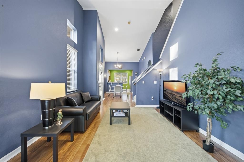 出租: $2,200 (3 贝兹, 2 浴室, 1602 平方英尺)