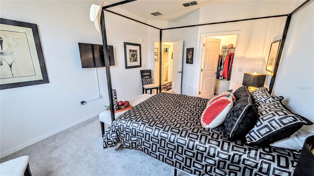 For Rent: $2,800 (3 beds, 2 baths, 2213 Square Feet)