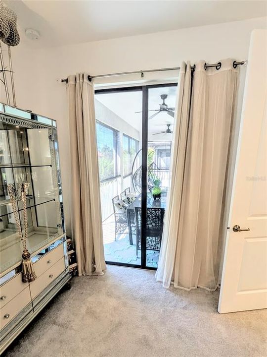 For Rent: $2,800 (3 beds, 2 baths, 2213 Square Feet)