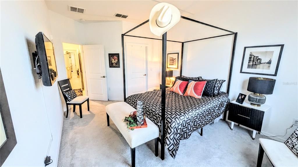 For Rent: $2,800 (3 beds, 2 baths, 2213 Square Feet)