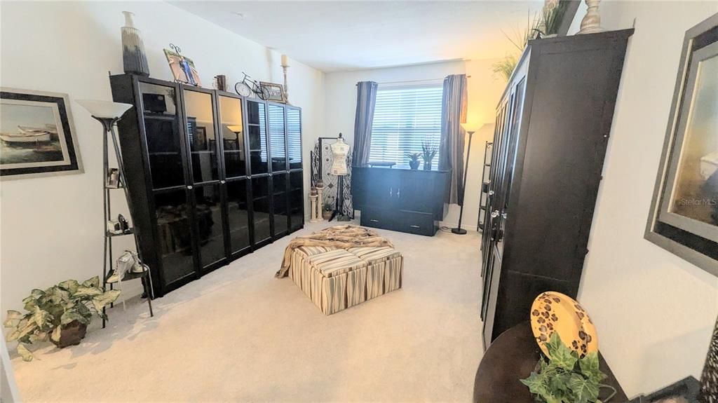 For Rent: $2,800 (3 beds, 2 baths, 2213 Square Feet)