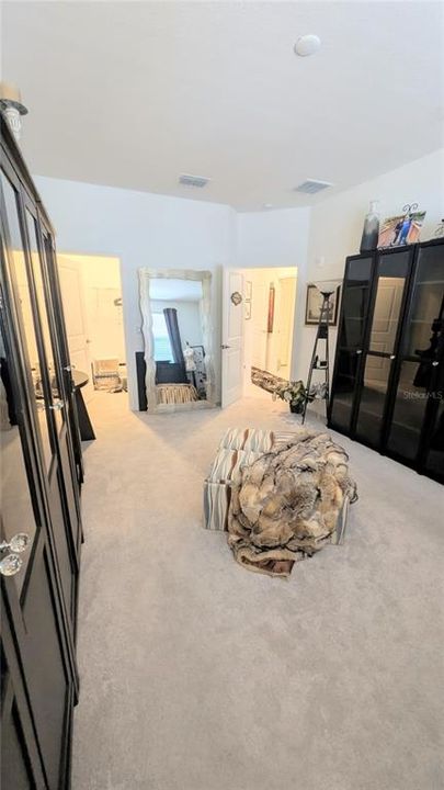 For Rent: $2,800 (3 beds, 2 baths, 2213 Square Feet)