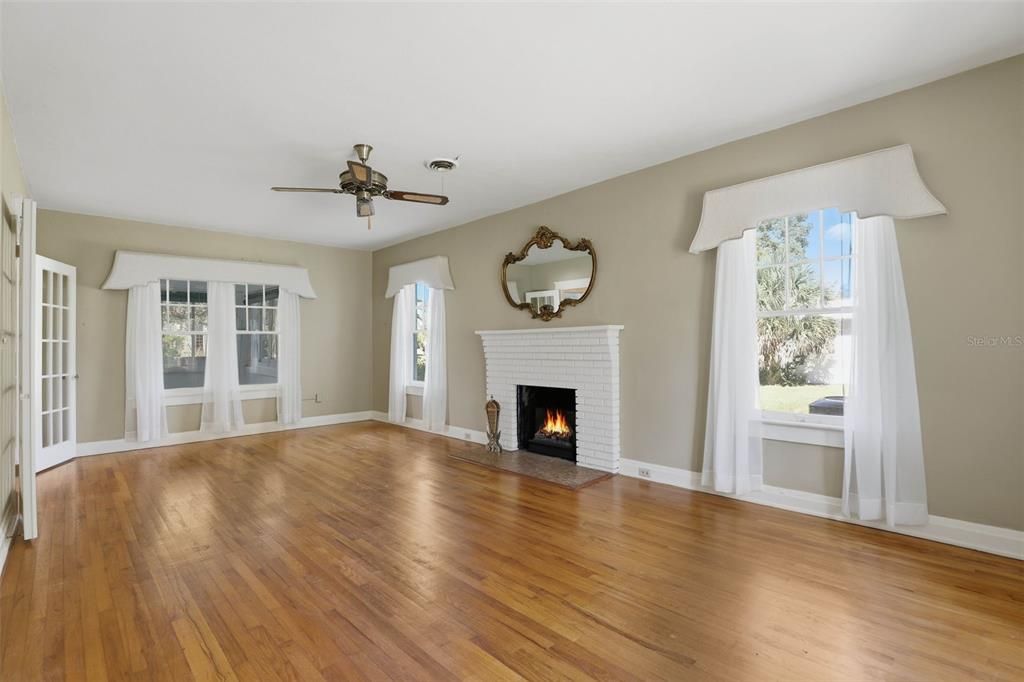 En Venta: $525,000 (3 camas, 2 baños, 1874 Pies cuadrados)